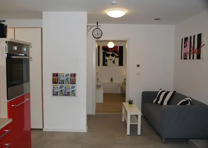 Seven Daire Ringsheim